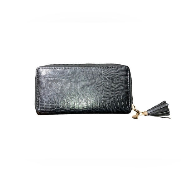 Handbags - ‼️SALE‼️Lizard Embossed Long Black Wallet